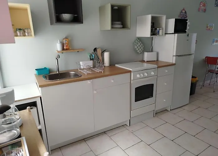 Le Cheval Blanc Au Centre De Carrouges